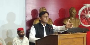 अखिलेेश यादव ने साधा बी जे पी पर निशाना